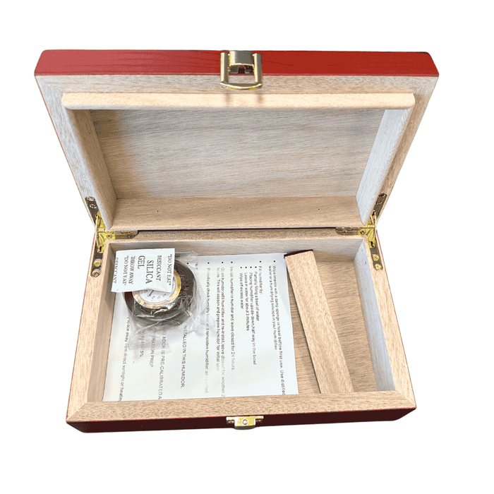 interior small clasp humidor