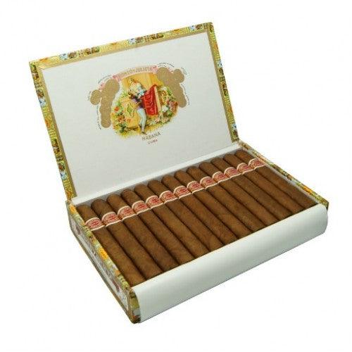 It packs all the typical Romeo y Julieta flavors, lots of wood and cedar, floral notes and plenty of spices and pepper. The smoke is very round, doesn't have rough edges never aggressive.